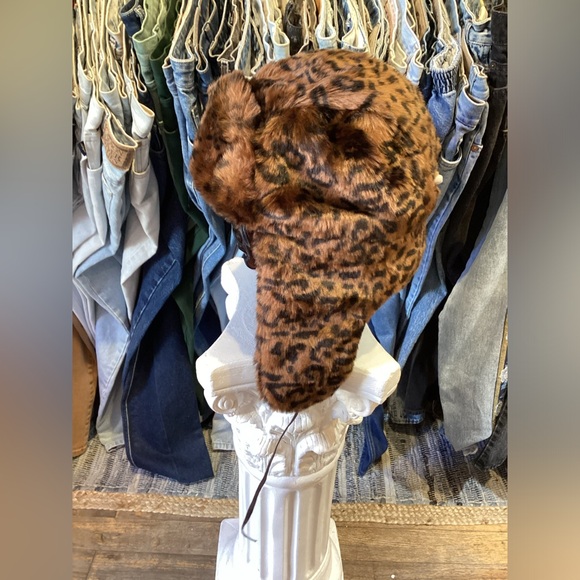 Kangol Faux fur Trapper Hunter Hat - leopard - Picture 4 of 4